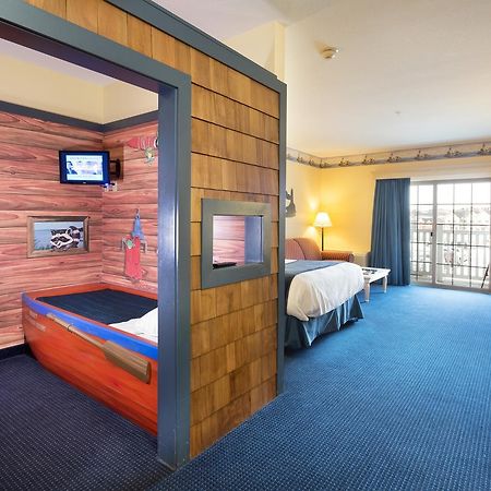 Blue Harbor Resort & Spa シボイガン エクステリア 写真
