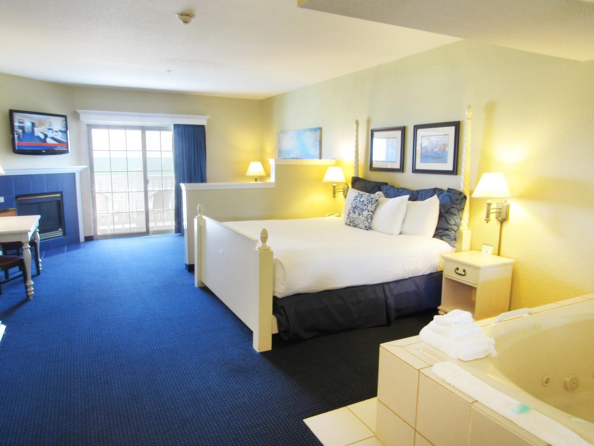 Blue Harbor Resort & Spa シボイガン エクステリア 写真