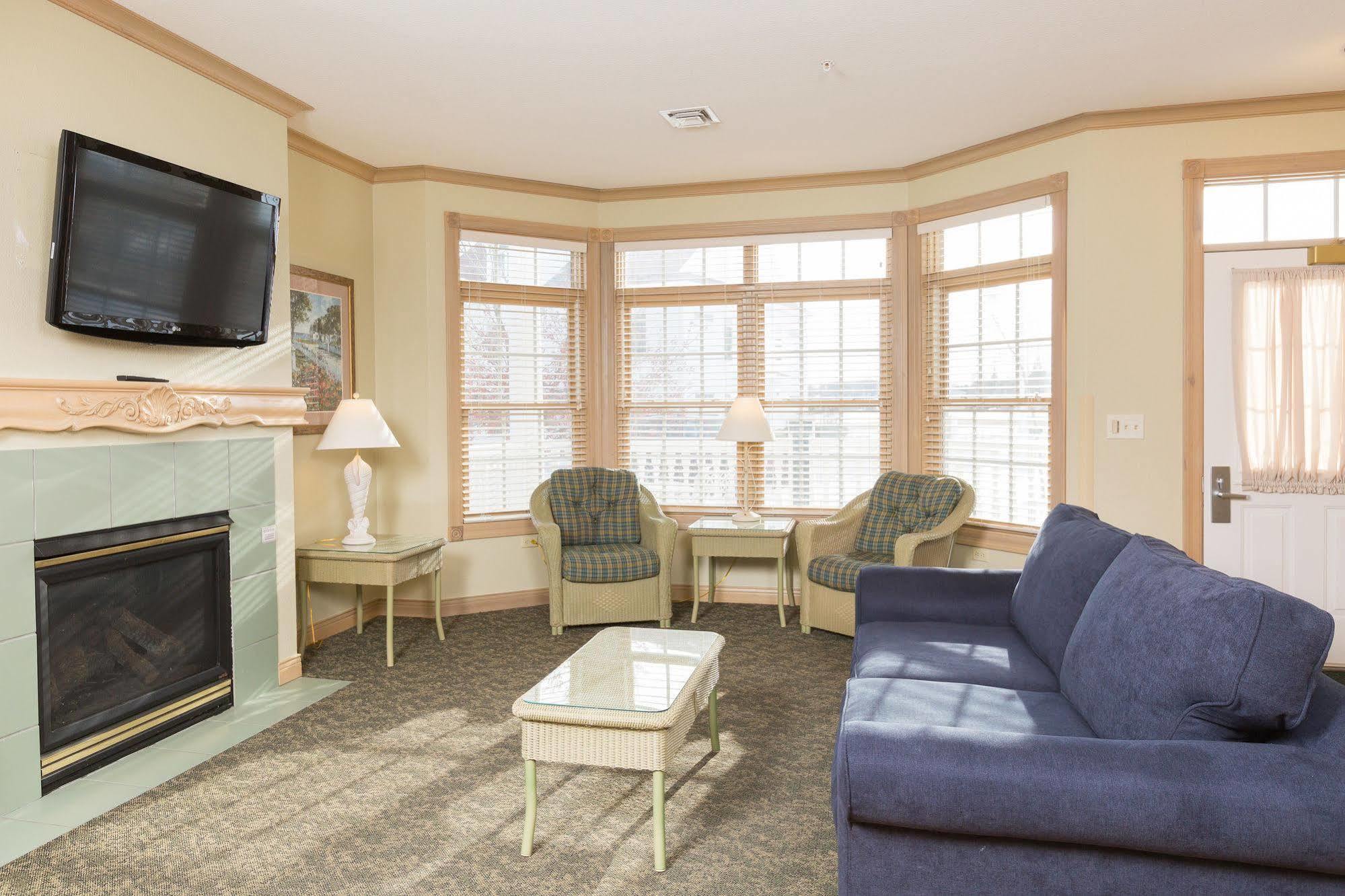 Blue Harbor Resort & Spa シボイガン エクステリア 写真